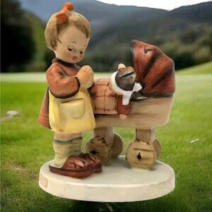 VTG Hummel Goebel‎ TMK-6 W. Germany Doll Mother Porcelain 4.5 inch Figurine